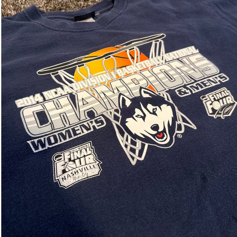 2014 NCAA Mens Womens Basketball National Champions UConn Huskies T Shirt